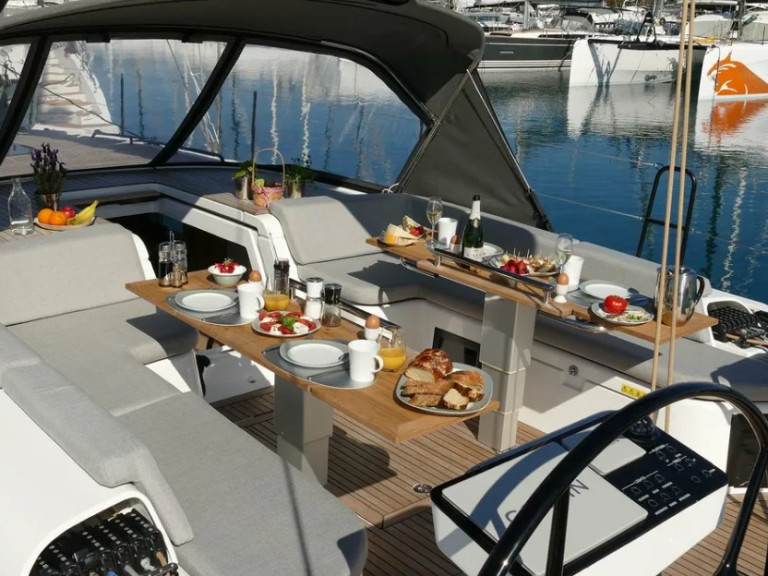 Hire Sailboat Bénéteau with a boat licence