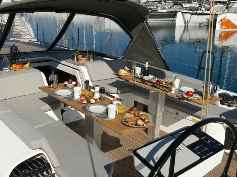 Hire Sailboat Bénéteau with a boat licence