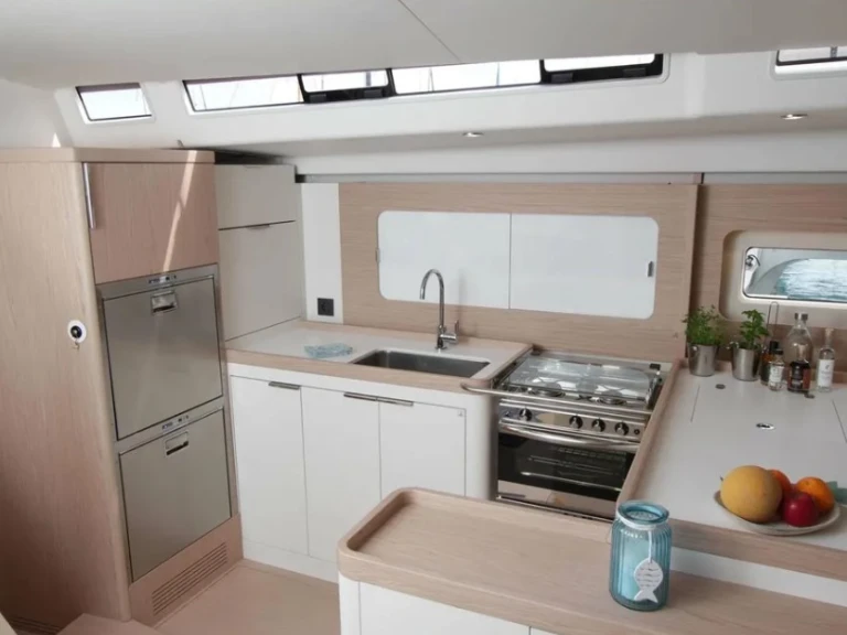 Sailboat hire in Lávrio - Bénéteau First 53