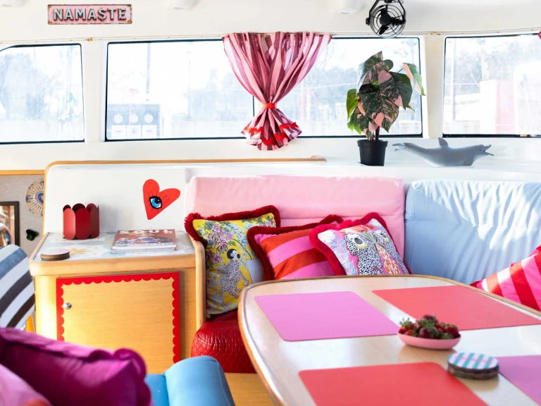 Hire Catamaran Lagoon with a boat licence