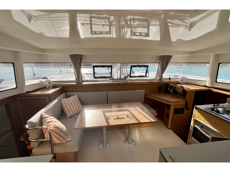 Hire a Excess Excess 11 Papeete