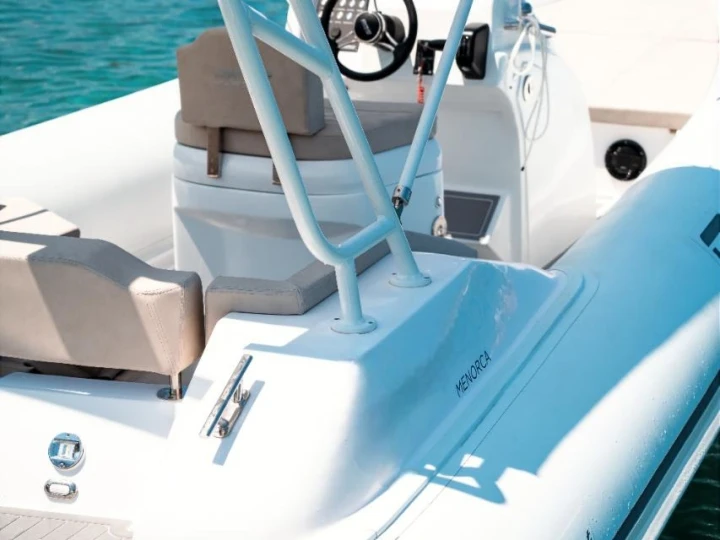 Yacht hire Fornells cheap Oromarine S-78