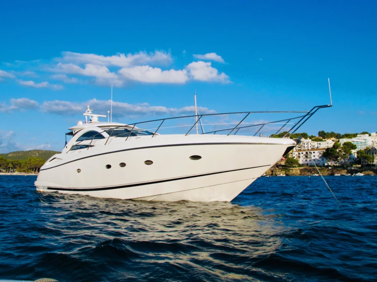 Luxury Yacht to hire Marina de Dénia at the best price