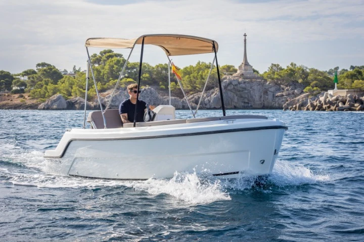 Hire a AQUA 515 Club Nàutic Santa Ponsa