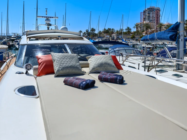 Yacht charter Ibiza Town - Sunseeker Predator 60 on SamBoat