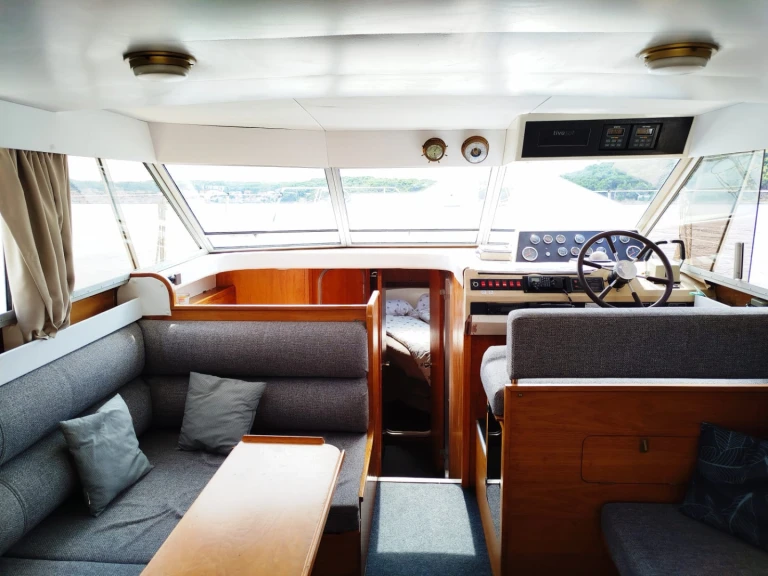 Hire Luxury Yacht with or without skipper Princess Mali Lošinj