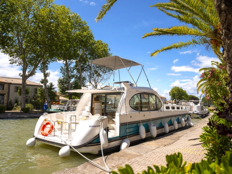 Motorboat hire in Le Somail - Nicols Yacht Nicols Estivale Sixto +