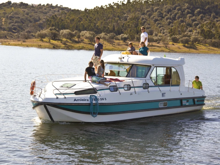 Motorboat to hire Amieira at the best price