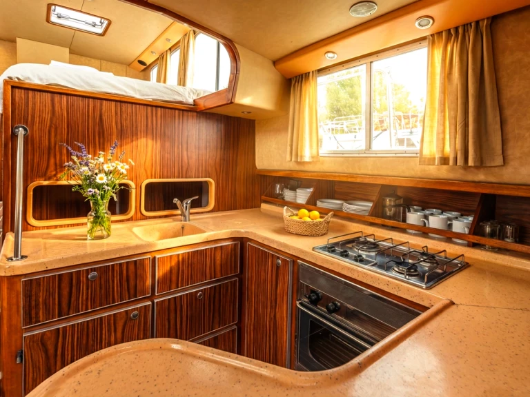 Hire Canal boat with or without skipper Pénichette Argens-Minervois