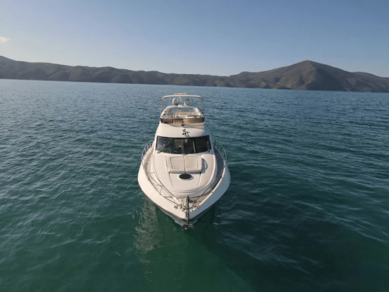 Luxury Yacht to hire Himarë at the best price
