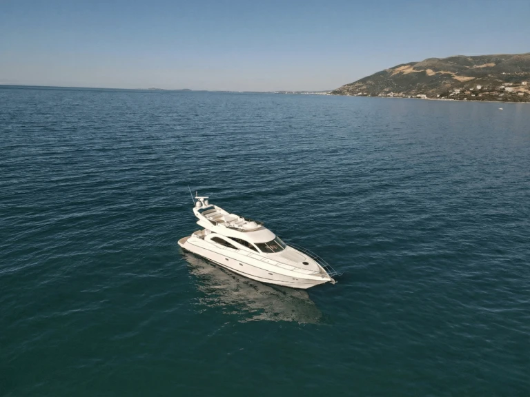 Yacht charter Himarë - Sunseeker Manhattan 56 on SamBoat