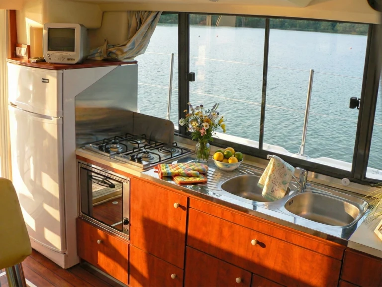 Yacht hire Amieira cheap Nicols Estivale Quattro