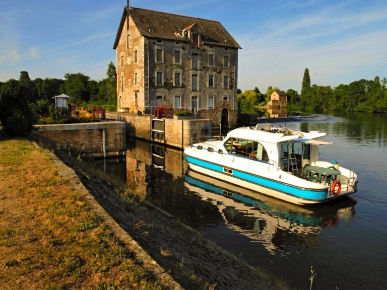 Yacht charter Sablé-sur-Sarthe - Nicols Yacht Nicols Confort 900 DP on SamBoat