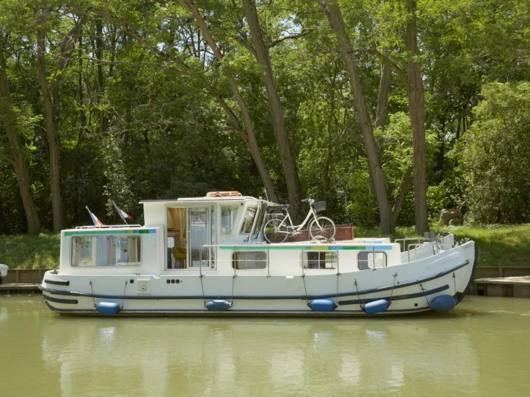 Hire Canal boat with or without skipper Pénichette Argens-Minervois