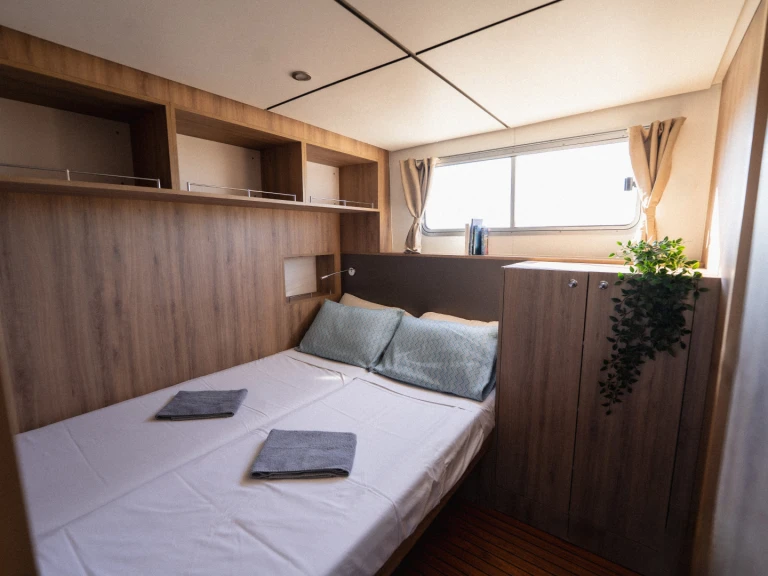 Hire Canal boat Pénichette with a boat licence