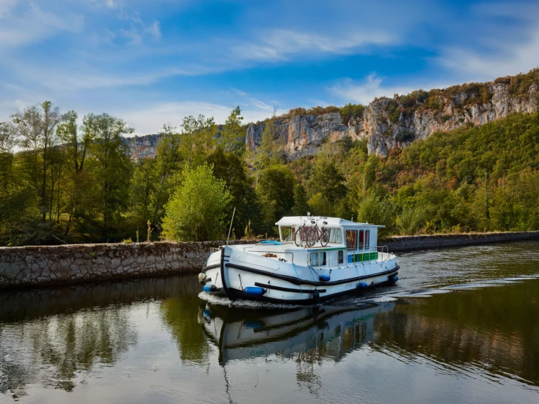 Hire Canal boat with or without skipper Pénichette Lattes