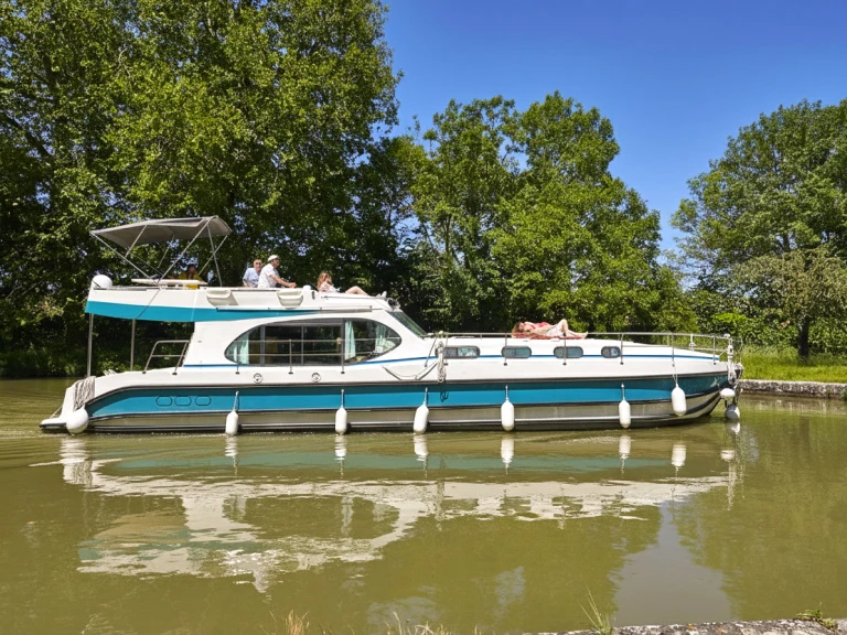 Motorboat to hire Sablé-sur-Sarthe at the best price