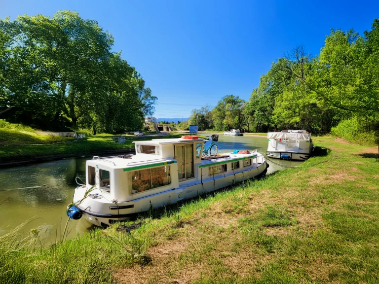 Hire Canal boat with or without skipper Pénichette Bram