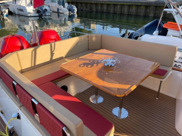 Charter a Beacher Beacher V10 Croisière in Arcachon on Samboat