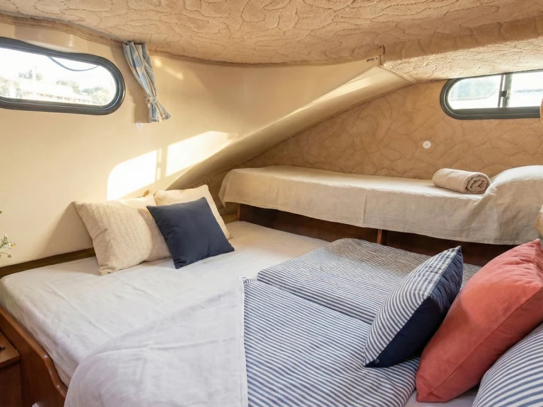Yacht charter Amieira - Nicols Yacht Nicols Confort 1100  on SamBoat