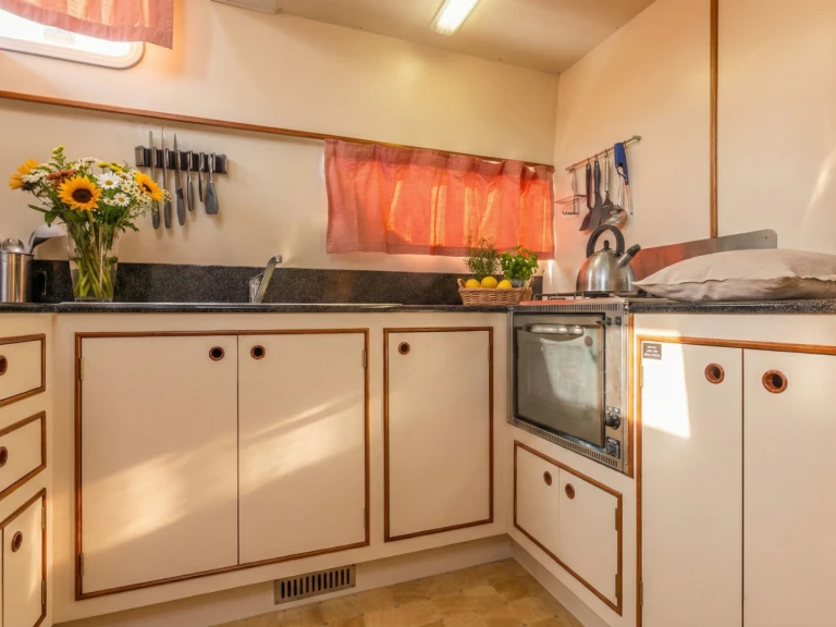 Yacht charter Fürstenberg - Pénichette Europa E.400 on SamBoat