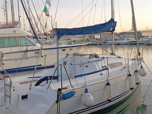 Sailboat to hire Bisceglie at the best price