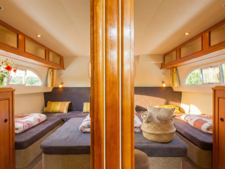 Yacht hire Fürstenberg cheap Europa E.700