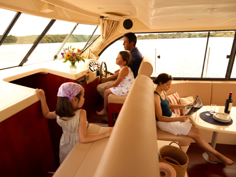 Charter a Nicols Yacht Nicols Estivale Octo in Kisköre on Samboat