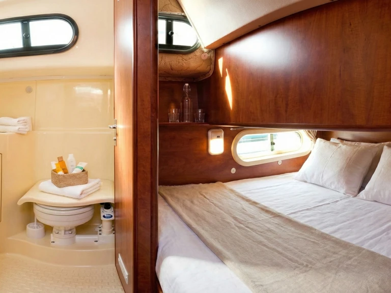 Hire a Nicols Yacht Nicols Sedan 1010 Lübz