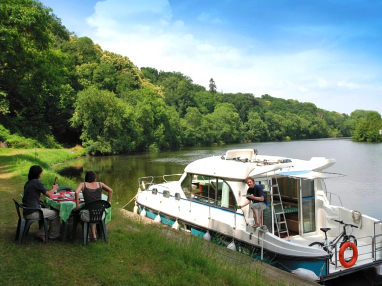 Hire Motorboat with or without skipper Nicols Yacht Sireuil