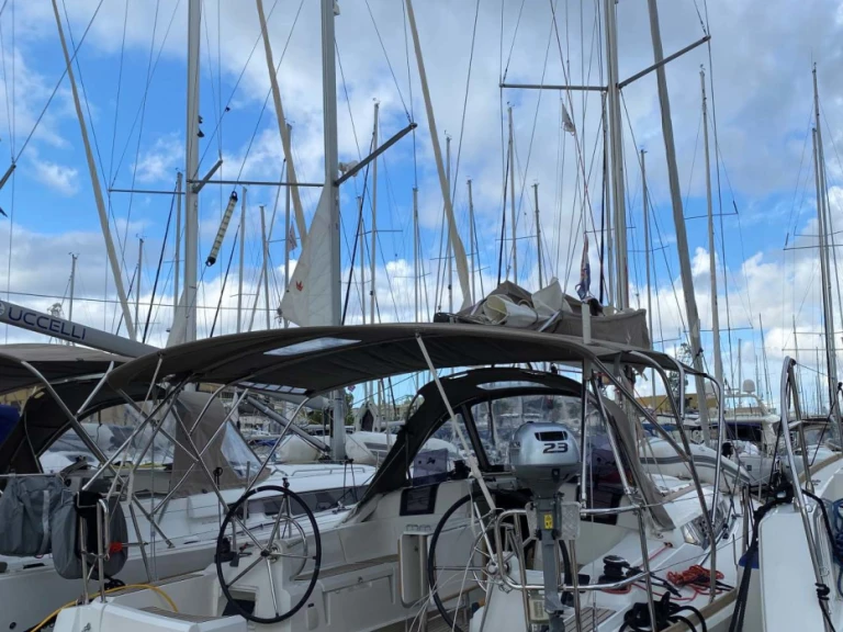 Sailboat hire in Gouvia - Jeanneau Sun Odyssey 389