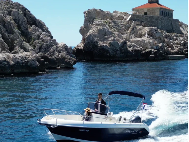 Yacht charter Dubrovnik - Atlantic 555 open on SamBoat