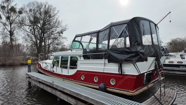 Canal boat hire in Zehdenick - Linssen Dutch Sturdy 380 AC Twin "Marion"