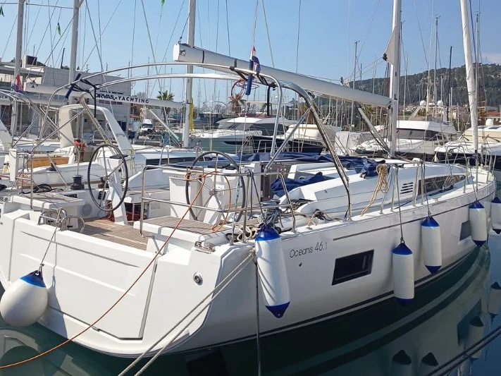 Charter a Bénéteau Oceanis 46.1 in Split on Samboat