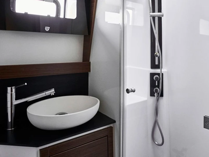 Charter a Nautitech Nautitech 46 Fly in Alimos on Samboat