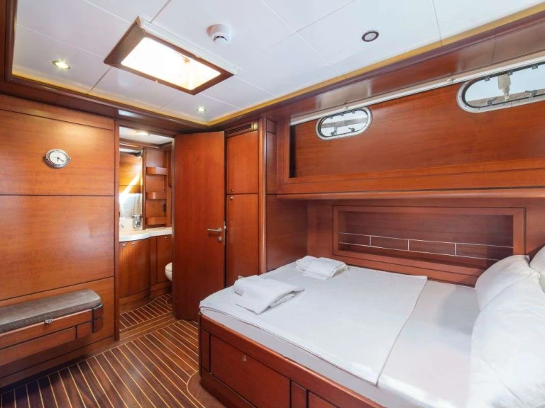 Luxury Yacht hire in Bodrum - Custom Aganippe