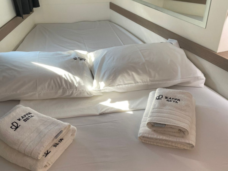 Yacht charter Lefkáda - Fountaine Pajot Isla 40 on SamBoat