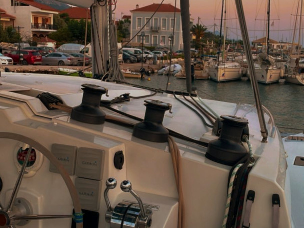 Catamaran hire in Lefkáda - Fountaine Pajot Isla 40