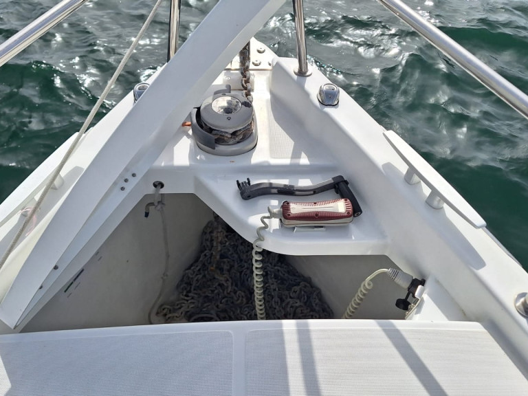 Hire Sailboat with or without skipper Jeanneau Lefkáda