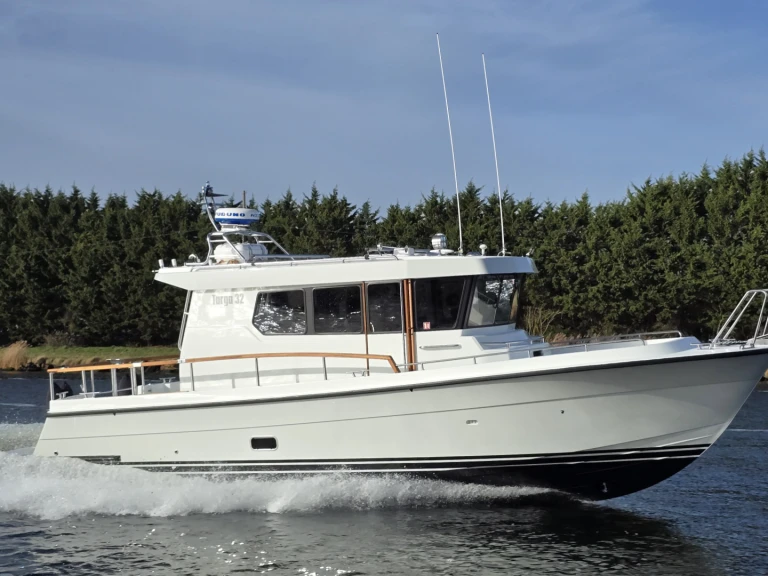 Hire Motorboat Targa Boats with a boat licence