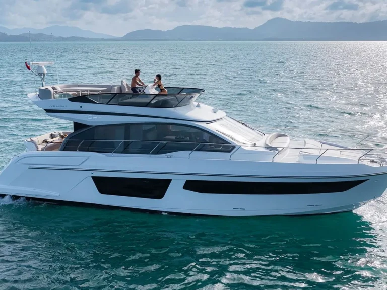 Hire a Azimut Azimut 53 Fly Trogir