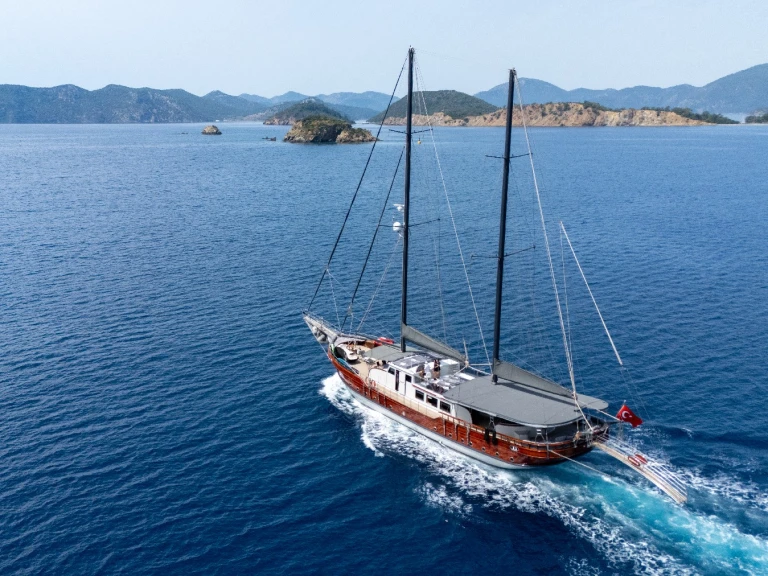 Hire Sailboat Gulet with a boat licence