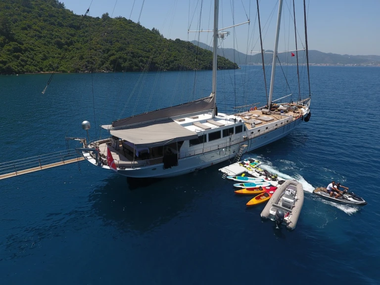 Hire Sailboat Gulet with a boat licence