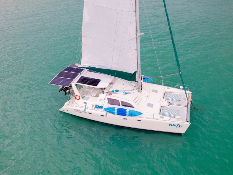 Hire Catamaran Leopard with a boat licence