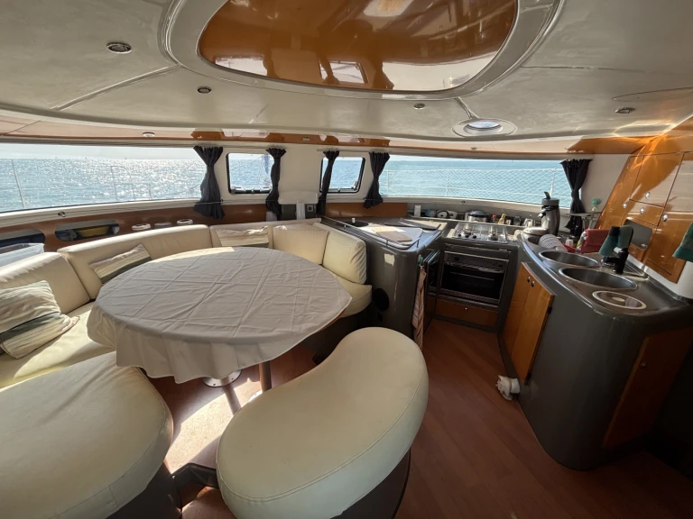 Yacht hire La Flotte cheap Belize 43