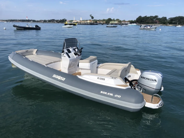 Hire a Salpa Salpa Soleil 20 Bélisaire