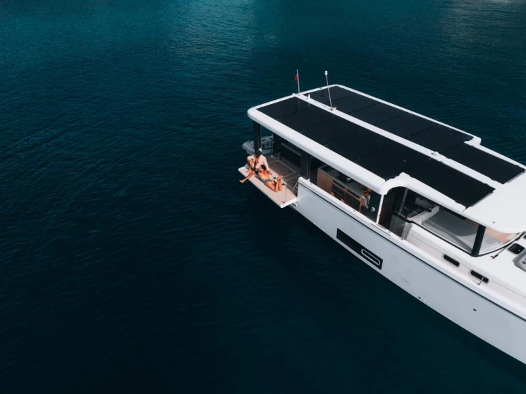 Motorboat to hire Golfe de Saint-Tropez at the best price