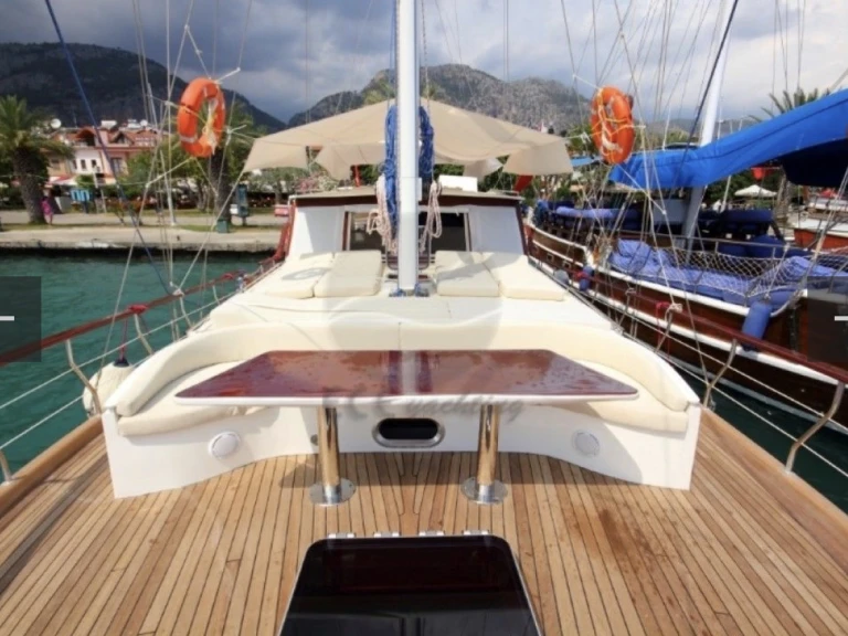 Charter a Özel Yapım 2013 in Göcek on Samboat