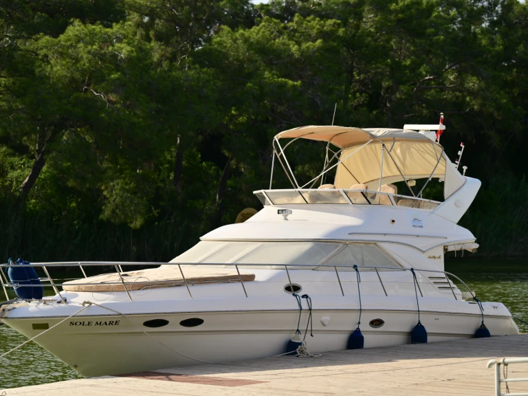 Yacht charter Antalya (City) - Sea Ray 400 Sedan Bridge on SamBoat