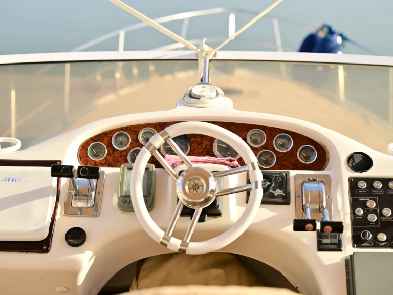 Yacht hire Antalya (City) cheap 400 Sedan Bridge